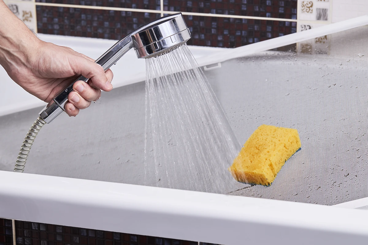 Szúnyogháló tisztítása